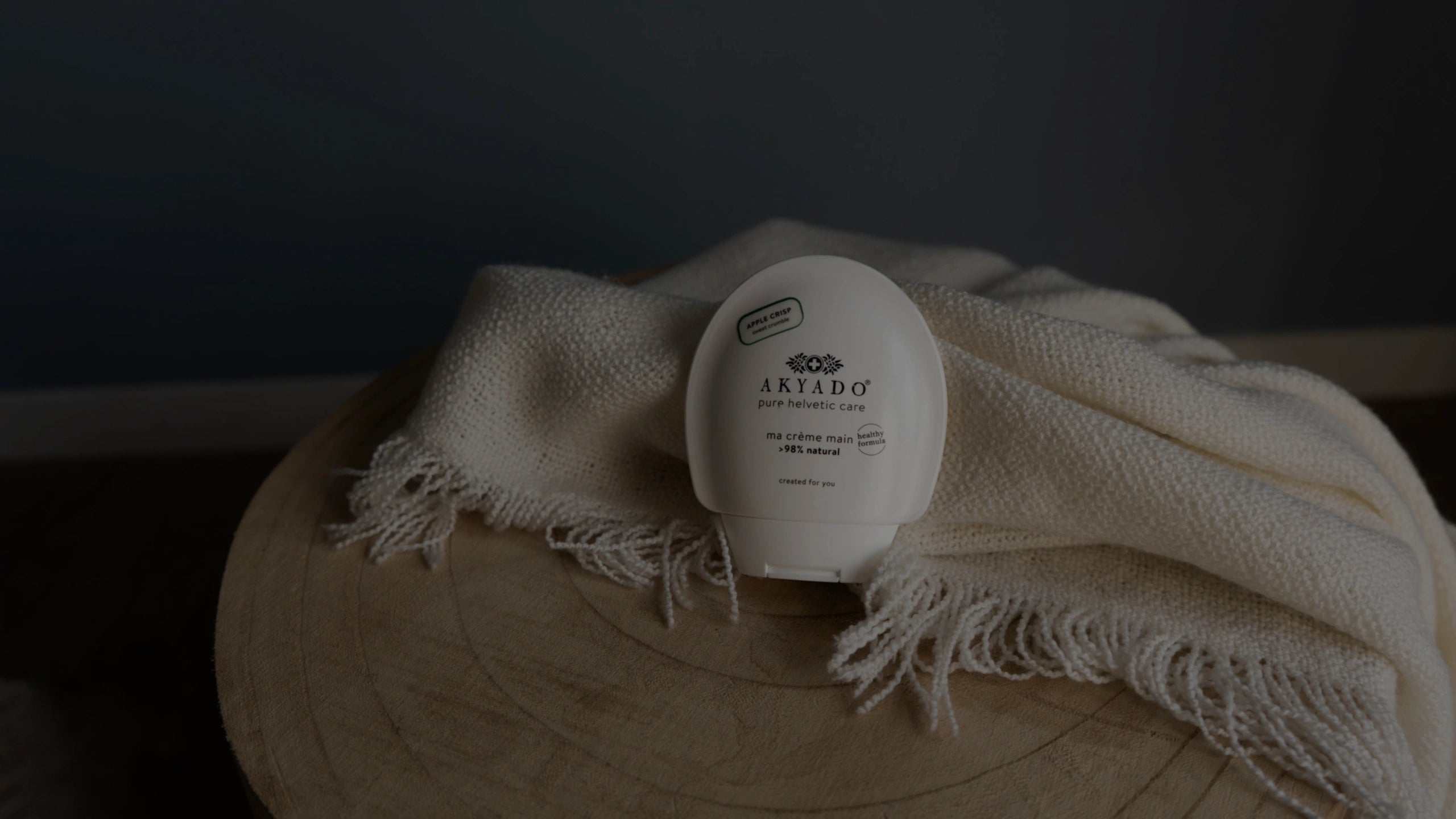 <h1>Crème pour les mains fabriquées </h1><h1>en Suisse pour une peau saine et éclante.</h1>